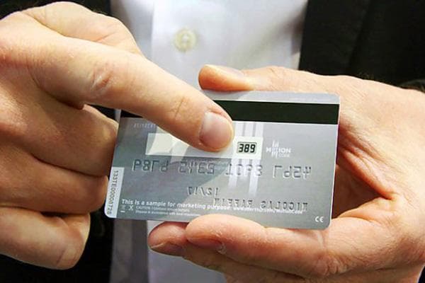 Der dreistellige Code auf der Bankkarte