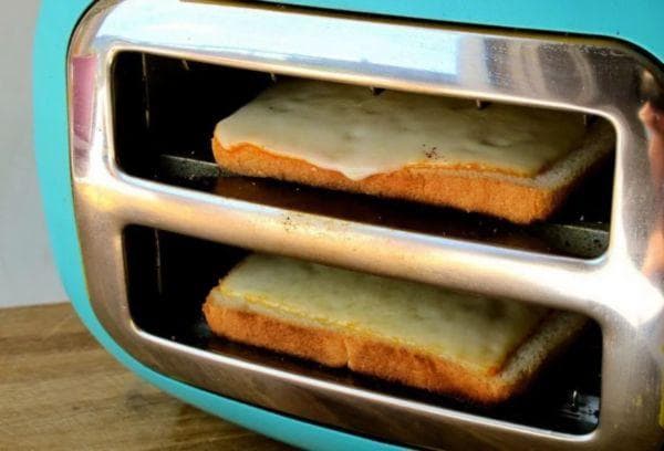 Heißes Sandwich mit Käse