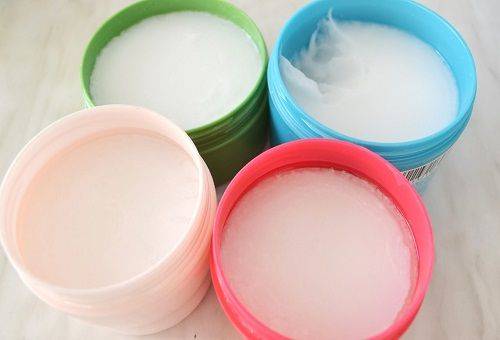 Selbstgemachtes Gel in Plastikboxen