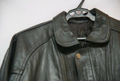 lederne schwarze Jacke