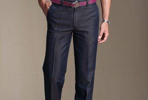Mann in Hose