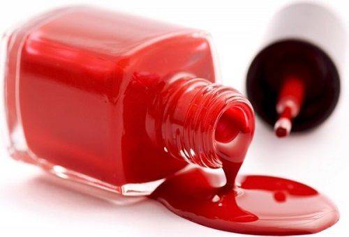 roter Nagellack