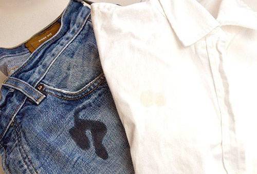 Ölfleck auf Jeans
