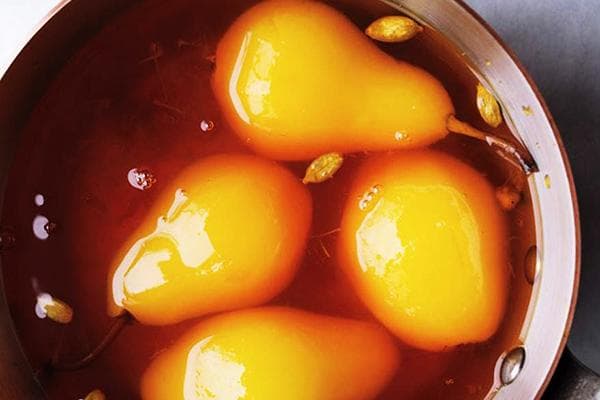 Birnen im Sirup mit Kardamom