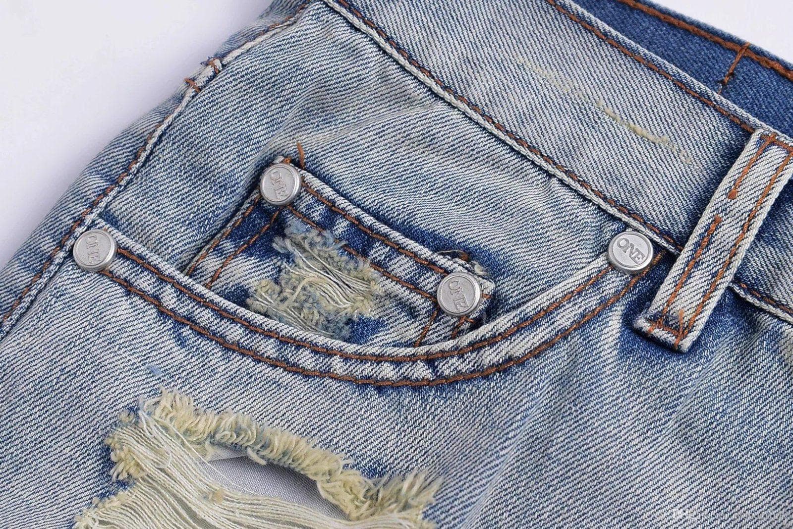 Hohlnieten an Jeans