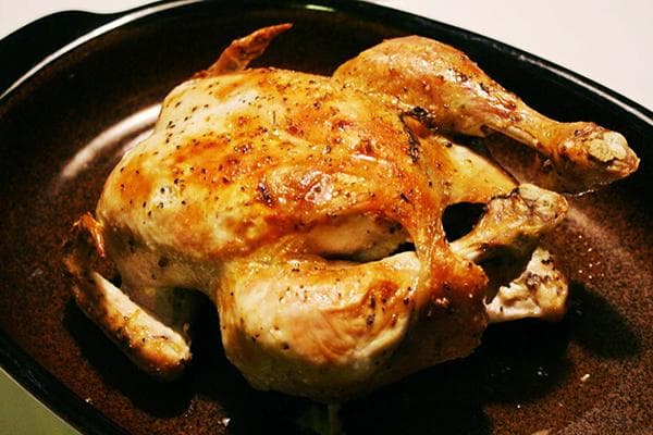 Gebackenes Hähnchen in Rosmarinmarinade