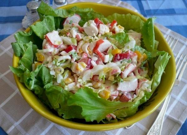 Rezept für PP-Salat mit Krabbenstäbchen und Paprika