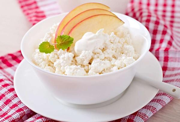 Quark mit Sauerrahm und Apfel