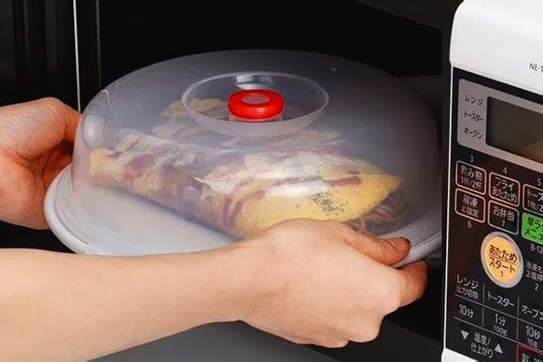 Plastikdeckel für die Mikrowelle