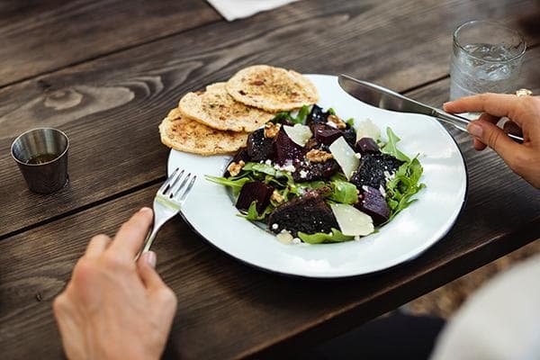 Salat mit Rote Bete, Rucola und Käse