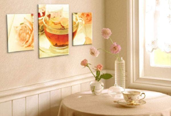 Bilder und Poster an der Wand