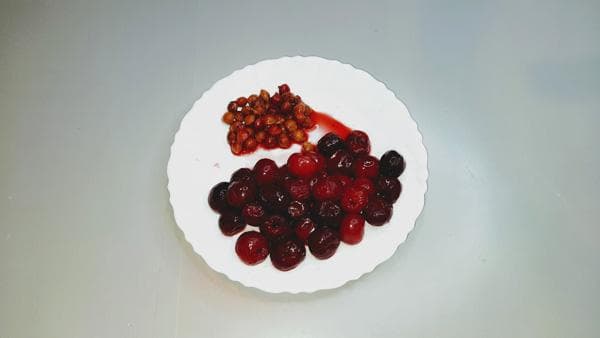 Kirschbeeren und Kerne