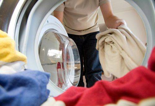 Kleidung in der Waschmaschine