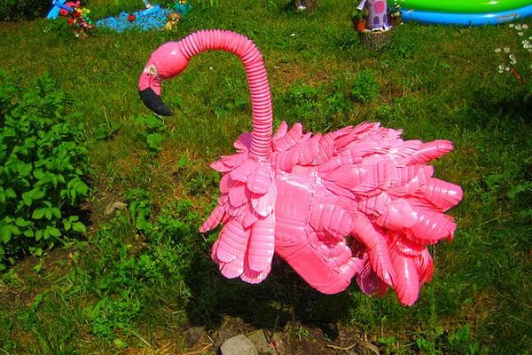 Flamingo aus einem defekten Staubsauger