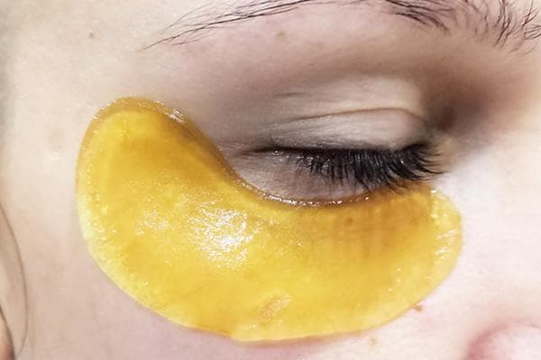 Selbstgemachte Augenpads