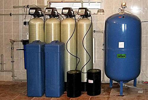 Filter mit Schüttung und Rückspülsystem