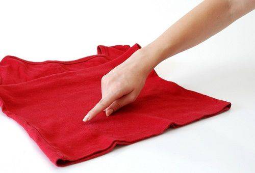 Saftfleck auf dem T-Shirt