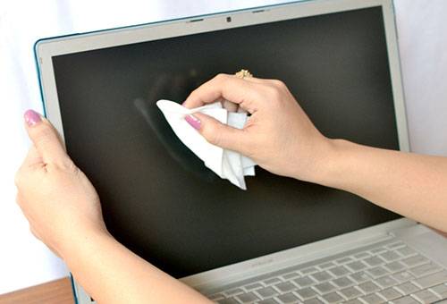 Reinigung des Laptop-Bildschirms