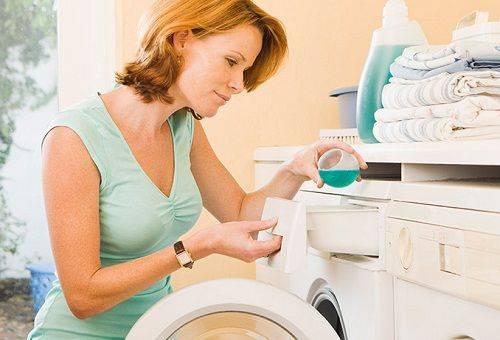 Waschen einer Daunenjacke in der Waschmaschine