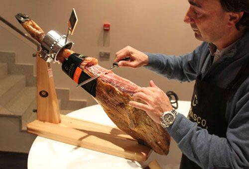 Zubereitung von Jamón Serrano