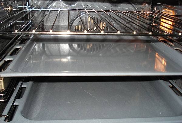 Backofen mit katalytischer Reinigung