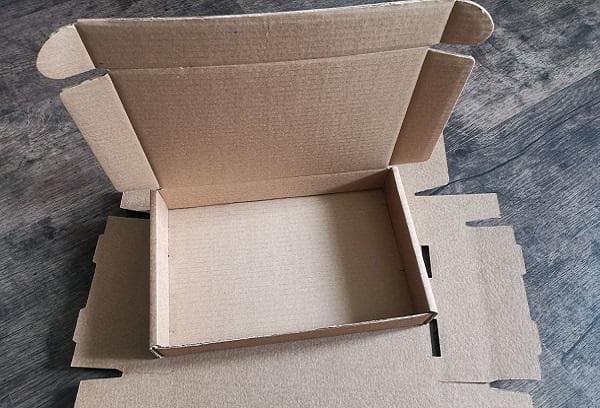Schachtel aus Pappe