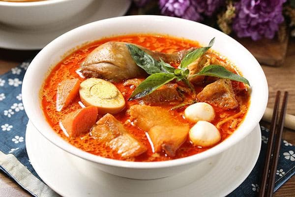 Tomatensuppe mit Basilikum