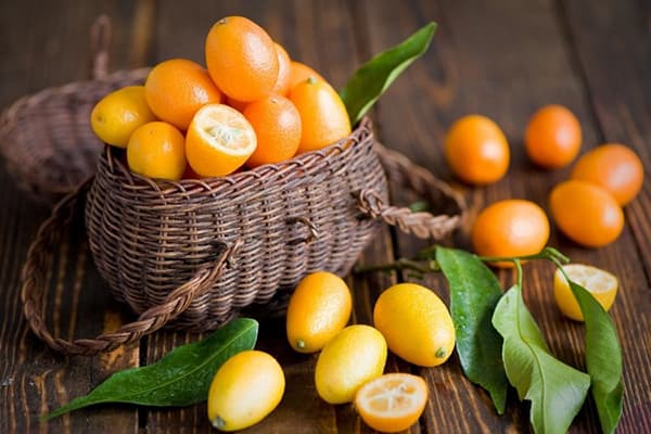 Warenkorb mit Kumquats