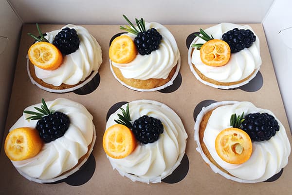 Kumquat als Dessertdekoration