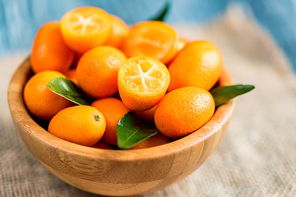 Schale mit Kumquat