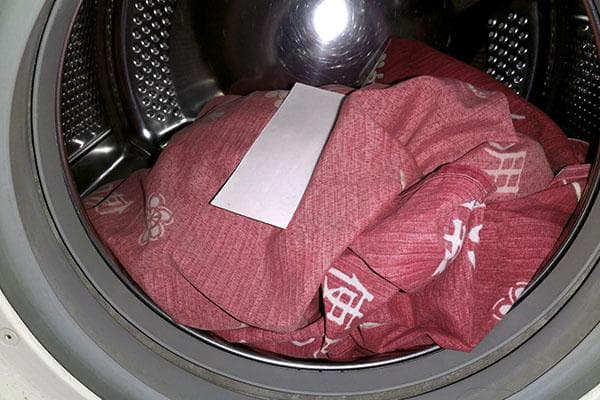 Waschblatt in der Trommel einer Waschmaschine