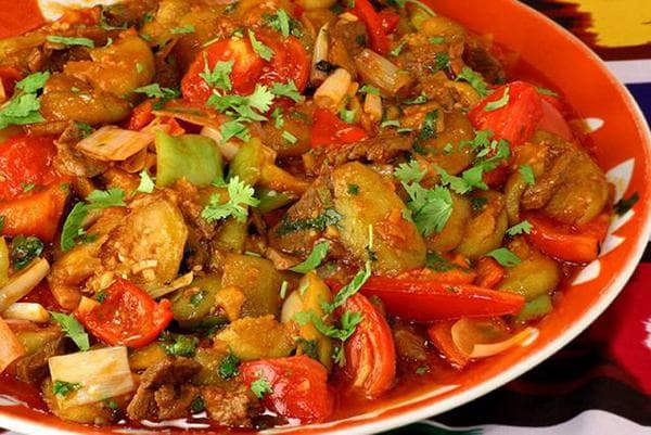 Geschmortes Lamm mit Gemüse