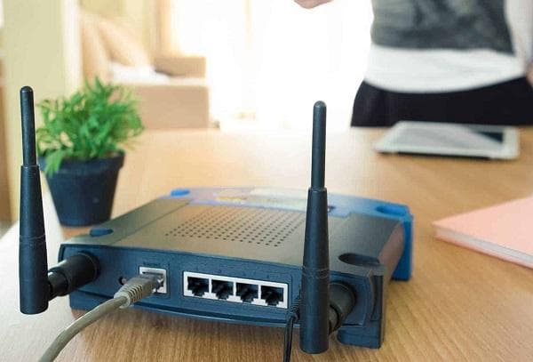Router auf dem Tisch