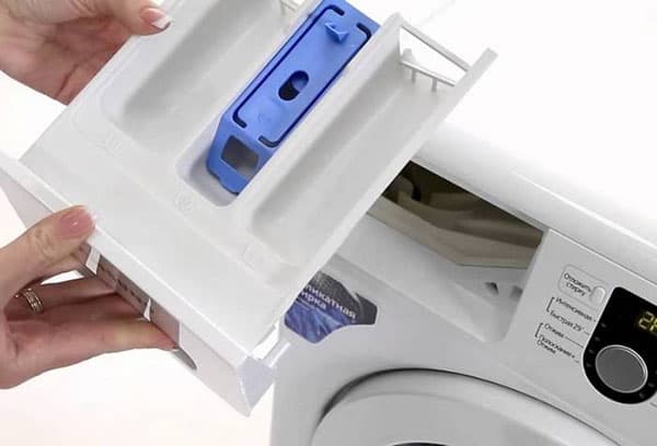Sauberer Pulverbehälter