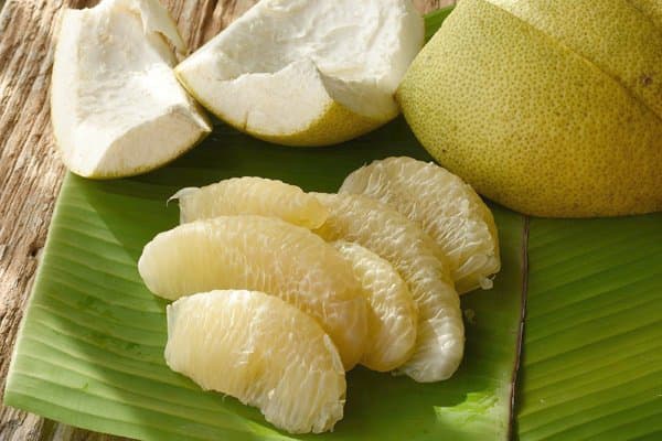 Geschälte Pomelo-Segmente