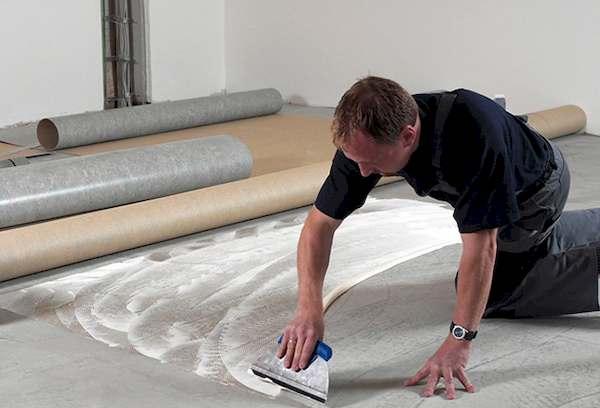 Verlegung von Linoleum auf Beton