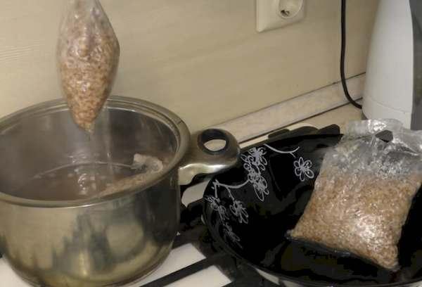 Gerstenkörner im Beutel – Kochen auf dem Herd im Topf 2