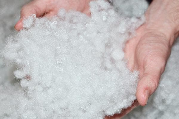 Isoliermaterial Hollofiber für Kleidung