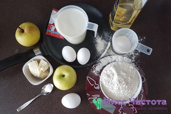 Zutaten für Pfannkuchen mit Apfelbäckchen