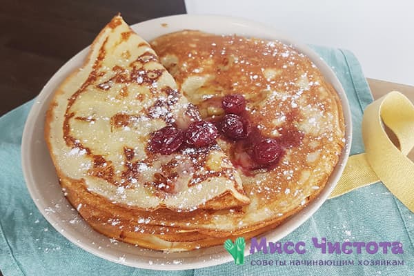 Milchpfannkuchen mit Apfelbäckchen