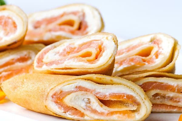 Pfannkuchen mit Lachs und Frischkäse