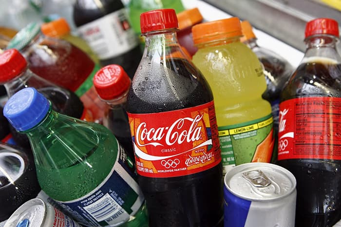 Cola und andere kohlensäurehaltige Getränke