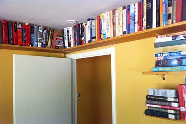Bücherregale unter der Decke