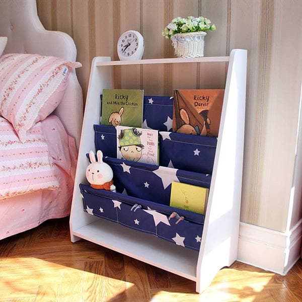 Stoffregale für Bücher im Kinderzimmer