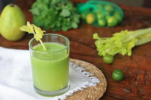 Gemüse-Smoothie mit Sellerie