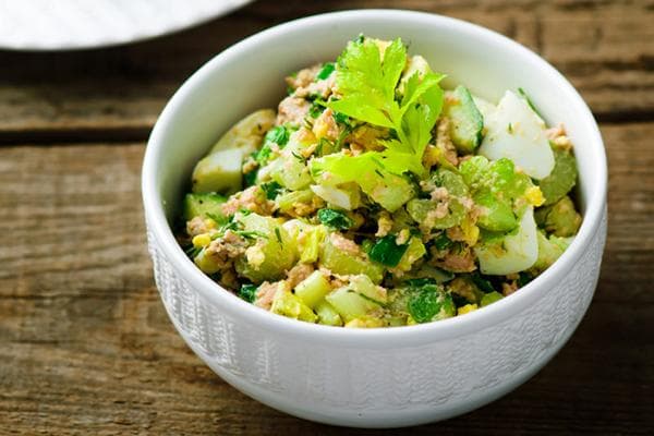 Salat mit Sellerie und Dorschleber