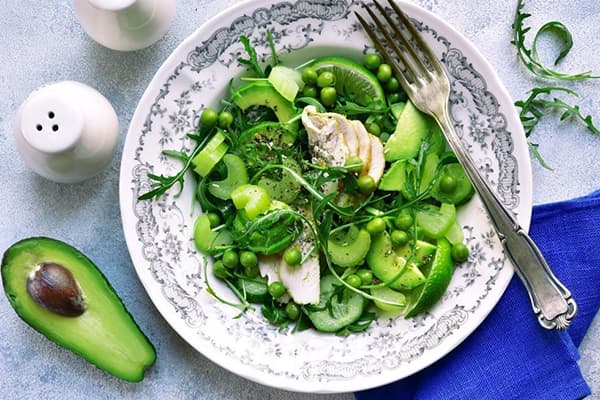 Salat mit Urbech-Dressing