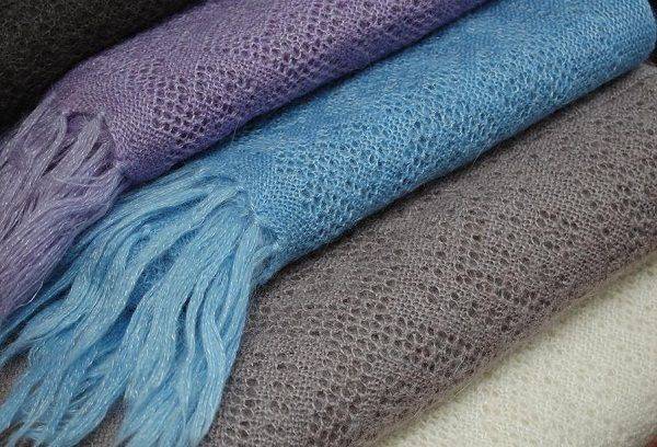 Bunte Daunenschals