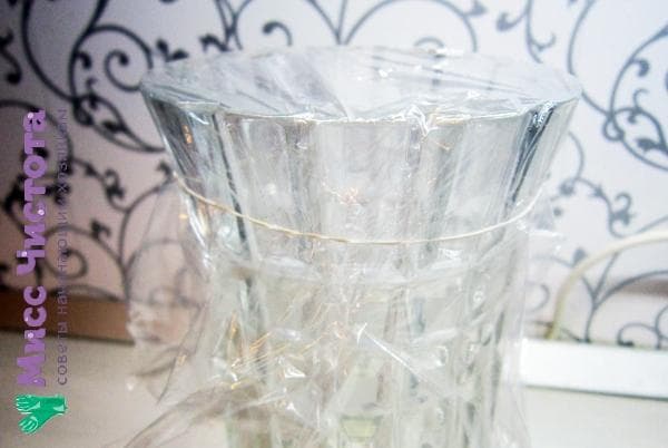Kristallvase in Folie