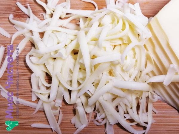 geriebener Schmelzkäse